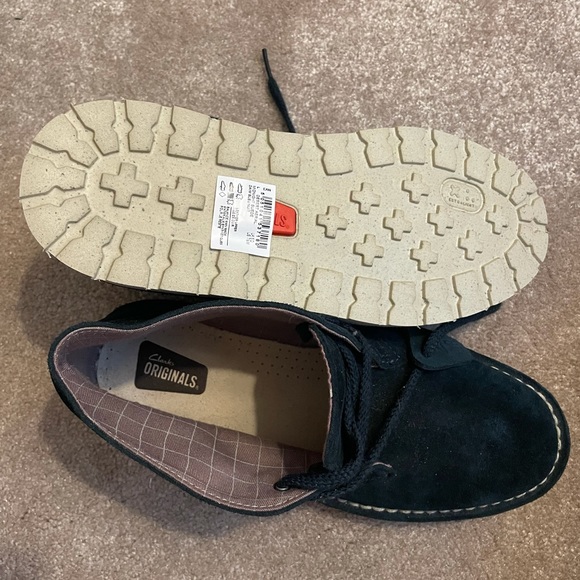 Clarks Desert Aerial boot in Midnight Suede. Size 7.5. Never Worn. - Picture 2 of 2